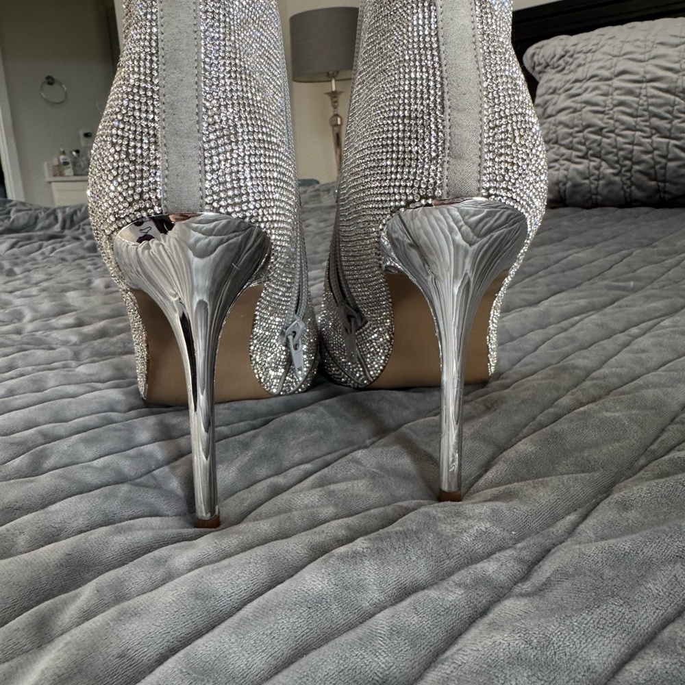 Silver Rhinestone Ankle Boots Steve Madden 9.5 - Picture 2 of 9